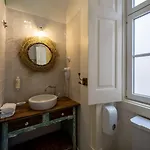 Bed & Breakfast Galega Silveira (Lisbon)