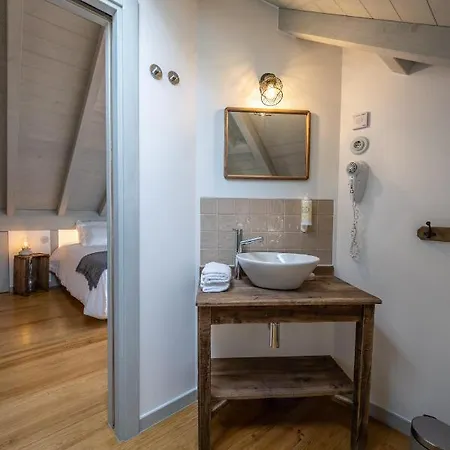 Bed & Breakfast Galega Silveira (Lisbon)