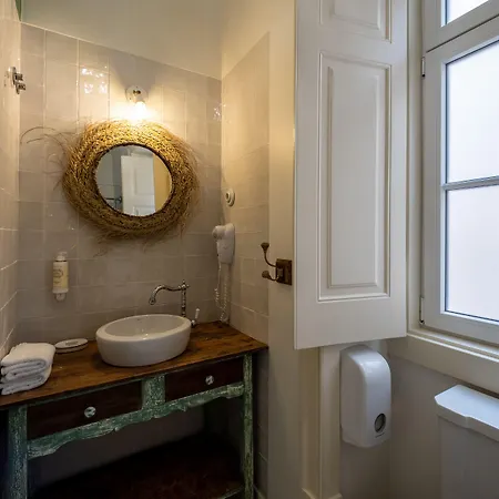 Bed & Breakfast Galega Silveira (Lisbon)